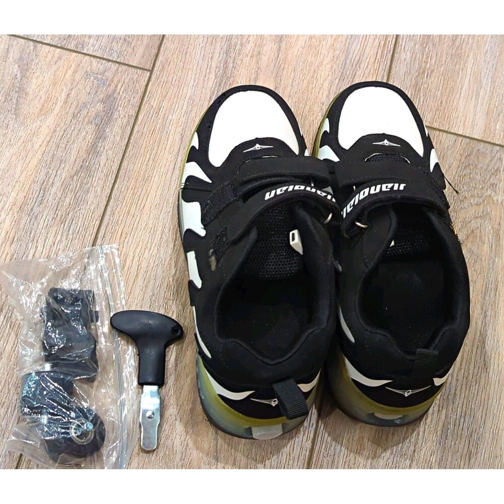 Jiandian Black & White Roller Shoes Size 36 (4Y)